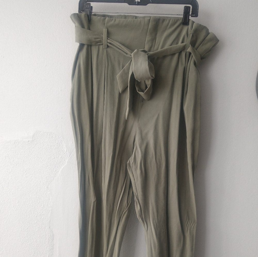 4/$20 Paperbag pants - Picture 3 of 4